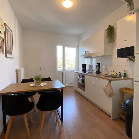 Bege Business Escape